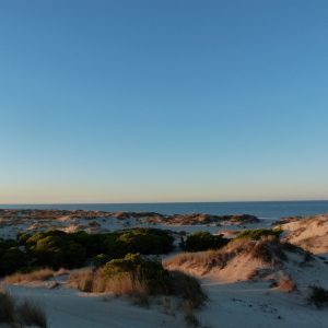 arena y cielo y mar